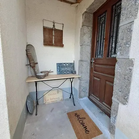 Puy Chavaroche Met Uniek Uitzicht Saint-Cernin (Cantal)