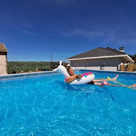 Puy Chavaroche Met Uniek Uitzicht Saint-Cernin (Cantal)